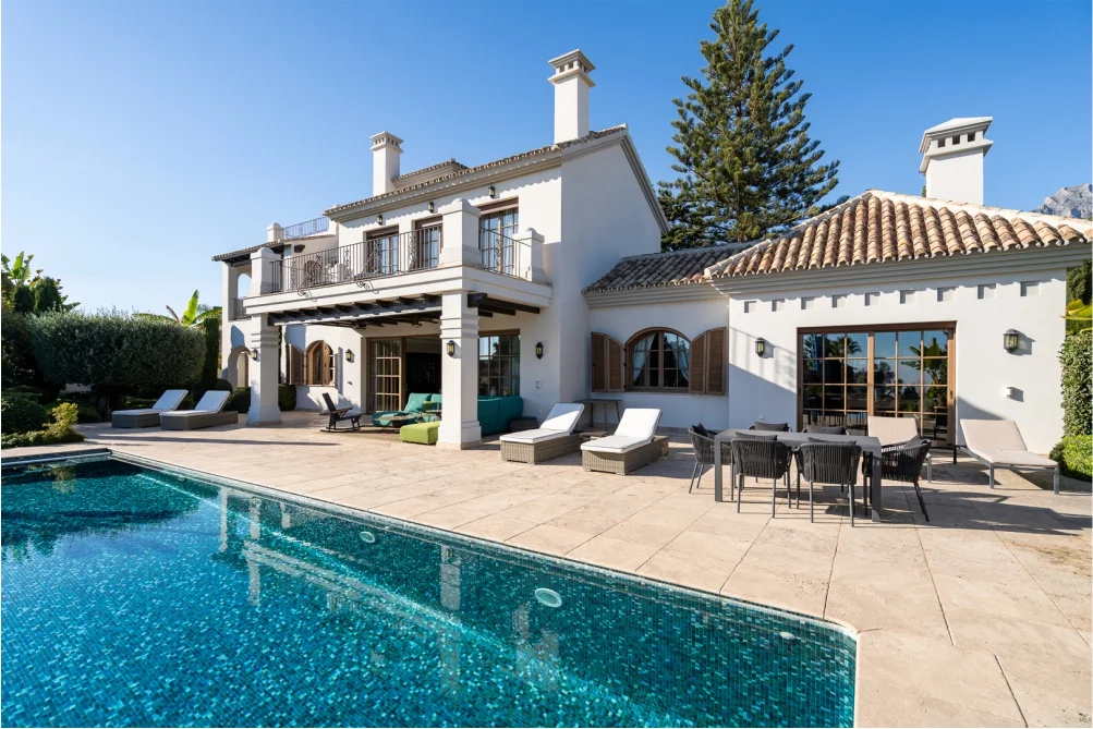 EXQUISITE-SHORT-TERM-VILLA-RENTAL-WITH-MOUNTAIN-AND-SEA-VIEWS-IN-LA-CAROLINA-GOLDEN-MILE-32